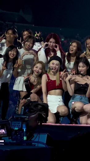 i danced with loona for the kcon la dreamstage 😭 genuinely only ever dreamed of this ever happening #loona #kconla2022