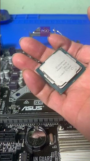 Don't Bend the Socket Pins! Intel i3-7100 Install 🔥 #Shorts
