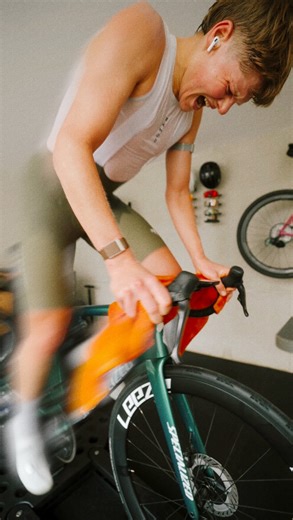 Luis Oertel on Instagram: "Recovery mode on! (advertisement) After a VO2max bike session, recovery is everything — not just for the muscles, but for the skin too. As a triathlete training up to three times a day and showering frequently, my skin takes a real hit. That’s why the Electrolyte Dewy Gel by @biotherm is a fixed part of my routine to fight dryness. #triathlete #skinfitnessbybiotherm #biothermskincare"