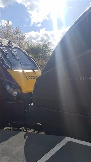 Class 222 East Midlands Railway 222008/222023 leaving East Midlands Parkway