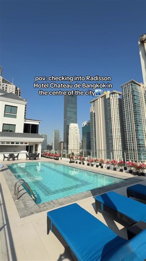 Modern hotel in the heart of Bangkok ✨ Spacious, comfortable rooms with city views, premium amenities, and modern design Rooftop swimming pool overlooking Bangkok, a fitness centre, and on-site restaurants. Perfectly located with easy access to public transport, shopping malls🛍️, and dining destinations🏙️ 📍 Radisson Hotel Chateau de Bangkok 29 Soi Ruamrudee 1, Lumphini, Pathum Wan, Bangkok 10330 @Radisson Hotels & Resorts [press] #Bangkok #thailand #hotels #radisson #ThailandTravel