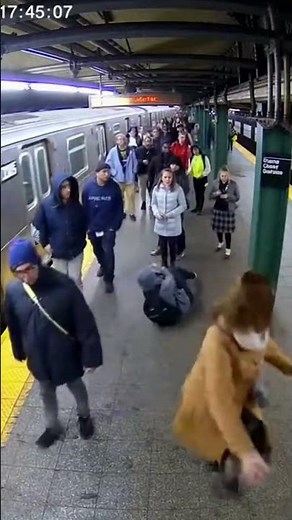 Purse Snatcher Instant Karma!