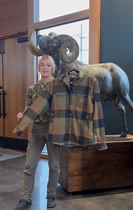 Based on the success of our Field Flannels, this all-new Shirt Jacket will become your new daily wear when temperatures drop. Lined with soft sherpa fleece it will keep you warm on the job site or when you’re on an off-mountain pursuit. | KUIU