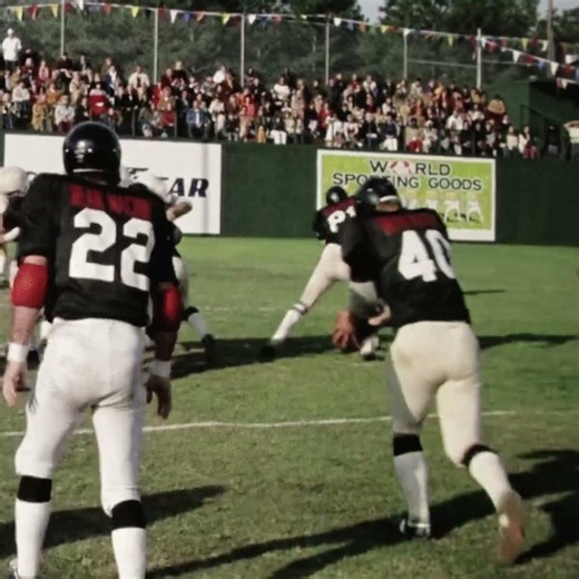 Remember The Legendary Drop Kick? | The Longest Yard (1974)