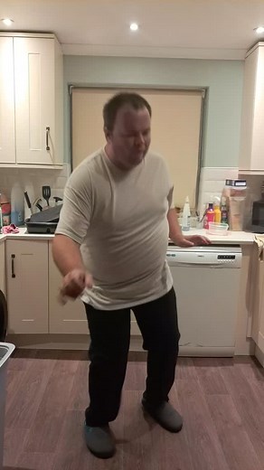 1.3K views · 13 reactions | Happy Tuesday Everyone, let's get up and get sorted ready for the day  #routine #morningroutine #happy #motivation #cleaningaccount #cleanhomehappyhome #cleanhousecleanmind #cleaningtherapy #getshitdone #happytuesday | cleanwithdavid | Facebook