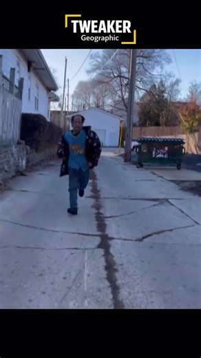 Episode 23: Tweaker Pursuit #tweaker #funny #tweaking #america #viralvideo #animals