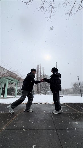 Creating a Classic Japanese Snowman: A Winter Guide