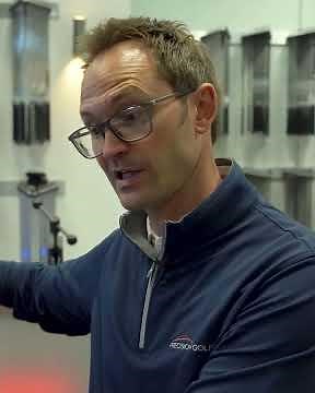GOLF SWING WEIGHT EXPLAINED #shorts #golf #golfswing #golfequipment