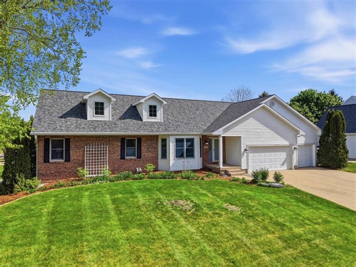 1696 Chadsworth Dr, Sun Prairie, WI 53590 - MLS 2023210 - Coldwell Banker