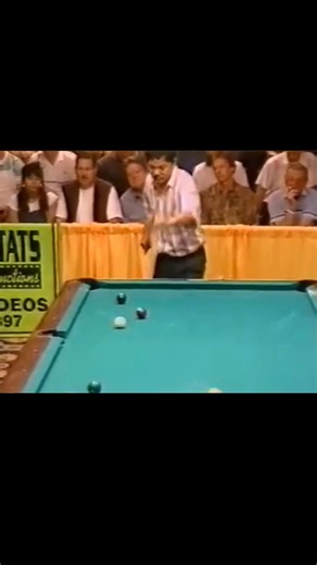 Even EFREN’S opponent, EARL STRICKLAND, loved it and knew this remarkable shot meant victory for EFREN. Score was 12-12 in a race-to-13 final. Credit: raycarltonbilliards5798 #EfrenReyes #EfrenReyesHighlights #TheMagician #BilliardsLegend #CueBallControl #SportsSuperhuman #SuperhumanMoments #PoolGOAT #LegendaryShots #BilliardsArt | CueSports International - CSI