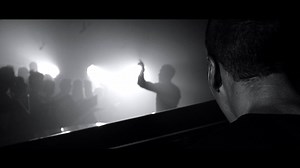 A while ago something unthinkable and exciting was brewing behind the walls of the Gewandhaus in Leipzig – Gregor Meyer, head of the widely reknown Gewandhaus choir carefully convinced the numerous human voices lead by him to dive into and finally even follow my intuitive improvisations. At first worlds quite alien to one another clashed — but with every iteration of meeting, talking, rehearsing together and the growing trust therefrom not only a mere friendship formed but a big family bearing s