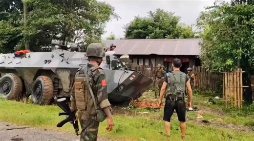 #Myanmar (#Burma) 🇲🇲: “Kachin Independence Army” (#KIA) carried out several attacks on Burmese Army bases in #Kachin State.As a result KIA fighters seemingly captured a #China-made 🇨🇳 WZ-551A (ZSL-92) Armored Vehicle with 25mm ZPT-90 cannon and Type 86 machine gun.