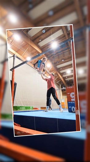 Die Kippe gehört zu den schwierigsten Basiselementen am Stufenbarren – und genau deshalb üben wir sie aktuell besonders intensiv. Jede Wiederholung bringt mehr Kraft, ein besseres Rhythmusgefühl und mehr Sicherheit. Der Lernprozess bedarf in der Regel viel Ausdauer, Geduld und Disziplin.💪✨ #stufenbarren #kippe #holmwechsel #aufhocken #geraetturnen #kunstturnen #turntraining #leistungsturnen #turnmädchen #turnliebe #turnkids #turnsport #barrentraining #barwork #gymnasticslife #gymnasticscoach #g