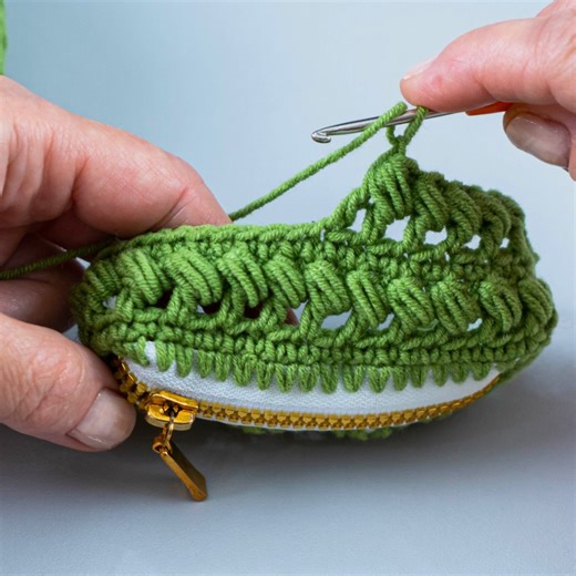 123K views · 3.2K reactions | I simply crocheted a mini wallet as a gift! | Miarti - Crochet and Knitting | Facebook