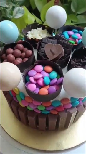 Chocolate cake decorating 🤤 #birthday #youtubeshorts #upasanashomeflame #shortsfeed