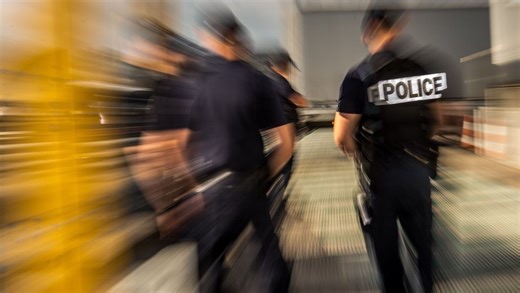 Fusillade à la kalachnikov en pleine nuit à Avignon : trois victimes, dont un homme entre la vie et la mort