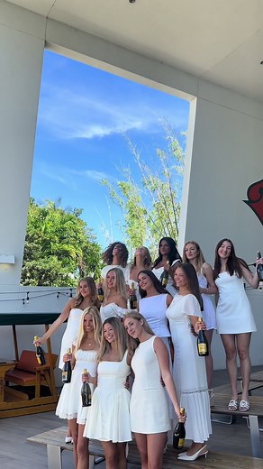 Graduation Day Outfit & Fun: Bottomless Brunch & Mansion Pool Party!