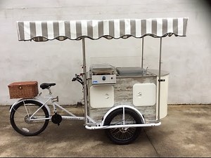 CARRETTO CREPES VINTAGE REVIVAL SU TRICICLO CARGO BIKE PER CREPERIA AMBULANTE