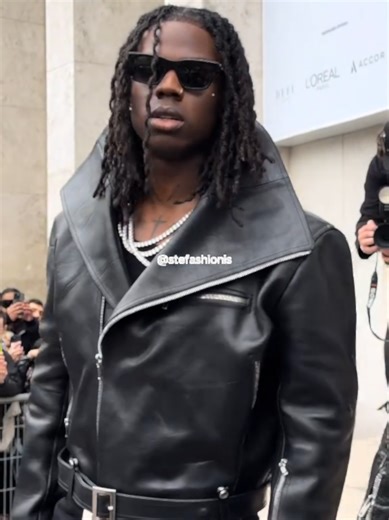 Rema y su impacto en Paris Fashion Week 2023