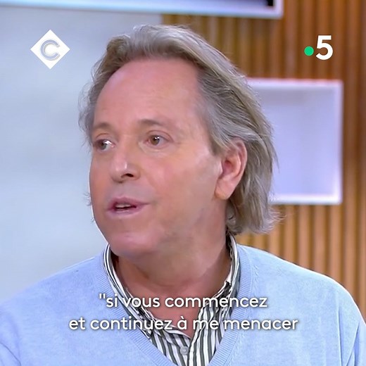 "Vous trouvez normal qu'on hurle sur mon père alors qu'il n'est pas sourd ?! Qu'il doive manger du cellophane ?!" 🔴 Parce qu'il a dénoncé les négligences que son père subissait en Ehpad, l'établissement a voulu le priver de visites : témoignage de Daniel Schick ⬇️ | C à vous