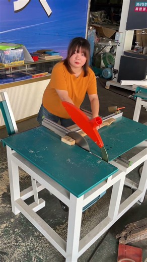#woodworking table saw #wooden pallet processing #wooden stump