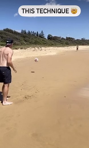 Perfect Free Kick Technique in Slow Motion