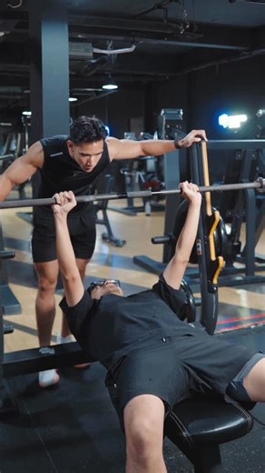 Neveres Sportswear Indonesia on Instagram: "Cara men-support gym bro dengan baik dan benar 👍 #TeamNeveres"