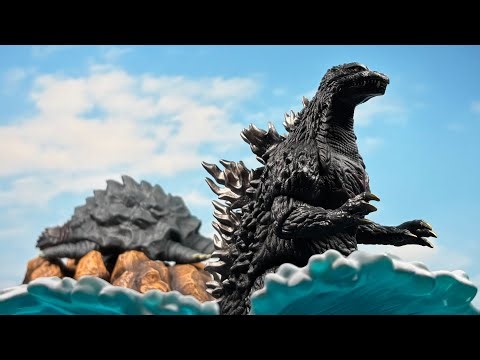 Premium Bandai Exclusive Movie Monster Series Godzilla & Kamoebas (2003) Review