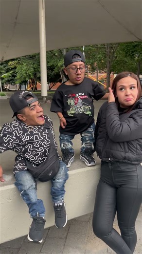 Esta chica ni una dedicatoria 🥵🥵🥵🥵 #reels ##amigos #viral #fyp