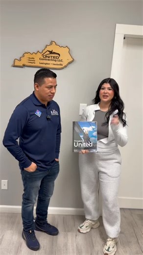 Proyecto United on Instagram: "Si te interesa emprender en la industria del roofing o tienes dudas de cómo empezar a estructurar una compañía de roofing, recuerda que tenemos nuestra guía de Proyecto United, la cual te ayudará a empezar a estructurar tu compañía de techos. 📗 Contactanos! 8599678949 📲 Proyectounited.com 💻 . . . . . . . . . . . . #unitedcontractingllc #proyectounited #roofing #motivación #fyp"
