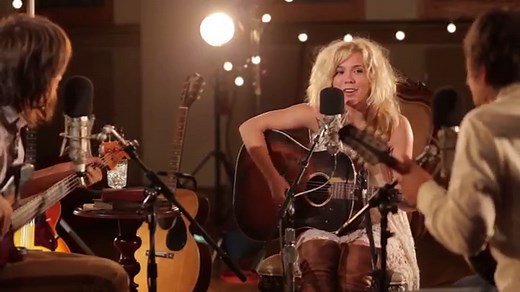 The Band Perry - Hip To My Heart [Live]