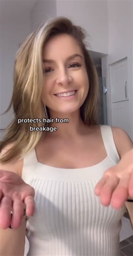 Benefits of Oiling Your Hair Before Showering