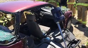 Hurst eDraulic ram doing a fold down today. HURST Jaws of Life | Rescue Methods