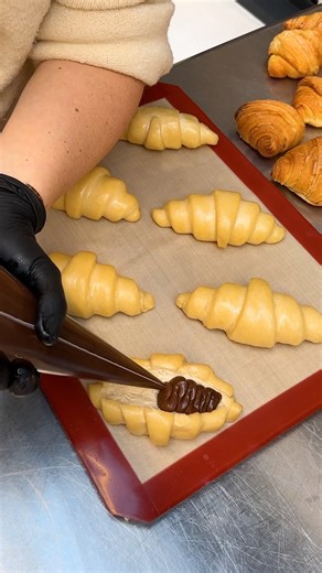 83K views · 160 reactions | Brownie-Stuffed Croissants! The ultimate dessert mashup 縷 | Chefclub Network | Facebook