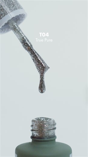 Andreia Professional Official on Instagram: "🇬🇧: Intensity, comfort and colour 🌈. This season’s trend shades are here 😌. From silver glitter to magnetic copper and olive green, along with the essential shades that define colder days, this palette captures the true autumn winter mood 🍂❄️: depth, shine and that cosy touch that elevates any manicure. Get inspired and give your nail routine the feel of the season 🤎✨. 💅: T04 True Pure 244 Gel Polish MC4 Meowgic MC5 Meowgic 220 Gel Polish G42 T