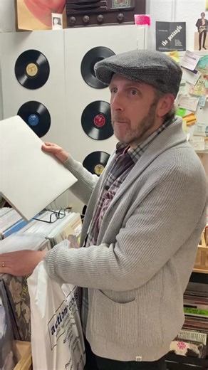 Good morning groovers and welcome to Quicksilver Tv! There is a record fair over at the market today from 11am, so if you are heading there, please pop over and see us here too 🙏 Enjoy your records! 😉 | Quicksilver Music