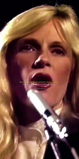 Bette Davis Eyes: A Kim Carnes Clássica