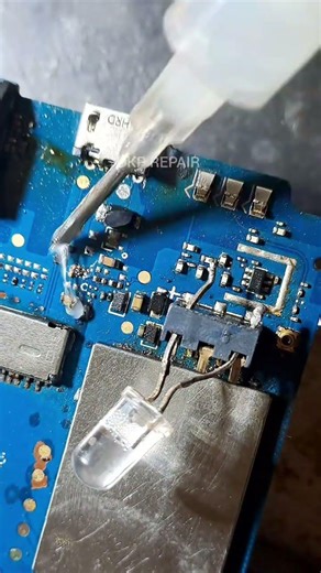 Button Phone Charging IC Bypass #ytshorts #mobilerepair #mobilerepairing #mobilelegends #repair