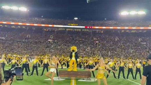 Mizzou win over South Carolina & an amazing halftime performance of Hamilton by Marching Mizzou, color guard, Feature twirlers, Golden Girls & Truman. 💛🖤🐯 | Mizzou Feature Twirlers