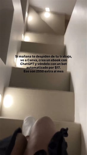 Estefanía Delgado | Marketing Digital & Marca Personal on Instagram: "Generar ingresos de tu celular no es tan difícil hoy en día. Este es el paso a paso simple para empezar desde tu celular 👇🏻 ➡️ 1. Elige un tema que ya dominas No tienes que ser experta, solo elige algo que hayas aprendido trabajando, viviendo o superando. ➡️ 2. Apóyate en la IA para crear el contenido La IA no reemplaza tu historia, la ordena. Te ayuda con estructura, ideas y claridad. Tú pones el toque humano. ➡️ 3. Diseña 