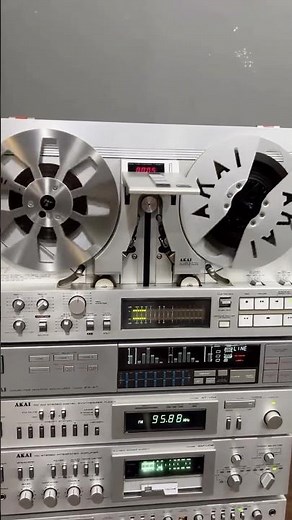 Engineering or Art? Akai GX-77 ⚙️