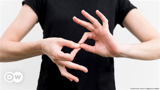 Berlin choir brings Christmas spirit through sign language