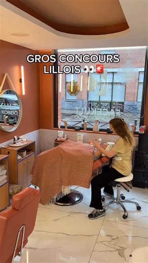 Lille Addict on Instagram: "2000€ à gagner à utiliser dans chez les commerçants du @quartierstandre_lille ! 🔥 Ils vous régalent avant les fêtes de Noël, pour participer il faut : 🔸 Liker et identifier 3 BGs en commentaire, 🔸 Être abonné à @quartierstandre_lille et @‌lille_addict N’hésite pas à partager la vidéo en story :) 5 d’entre vous gagneront des bons cadeaux (600€, 500€, 400€, 300€ et 200€). Tirage au sort le 8 décembre ! 🤞 👉 D’ailleurs petit bon plan : l’asso lance aussi son calendri