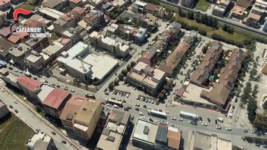 Arrestato a Gela un pregiudicato di 26 anni accusato di aver accoltellato il parroco della chiesa del Carmelo. L'uomo è stato incastrato dalle immagini dei sistemi di videosorveglianza. Servizio di Donata Calabrese | Tgs | Facebook