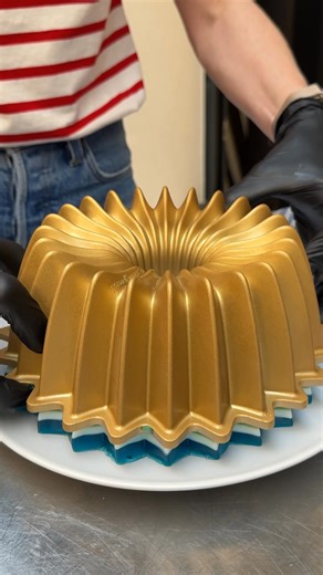 Funfetti Jello Cake! Cake that’s pure party vibes 🍭🌈 | Chefclub Network