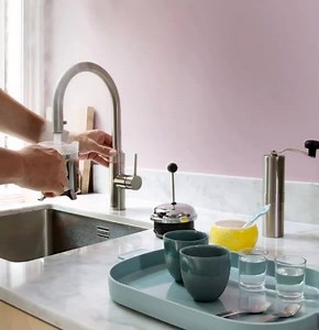 54K views · 36 reactions | The first 100°C boiling water tap with a flexible pull out hose. This makes it very easy to rinse and clean at any point in the sink. Now with an introductory offer. | Quooker UK | Facebook