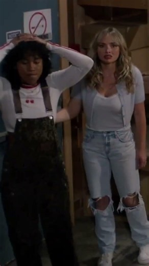 Natalie Alyn Lind in the Halloween Store trailer #natalyalynlind #halloween #trailer