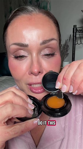 I love a good hydrated lippy! #lips #finelines #lipmask #nighttimeroutine #skincare @One Skin