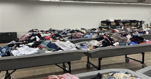 WATCH: Chandler's new Goodwill Clearance Center has shoppers buying by the pound