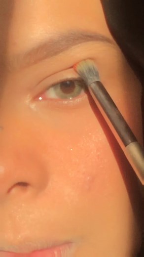 Transform Your Look with Shimmer Makeup! 💫